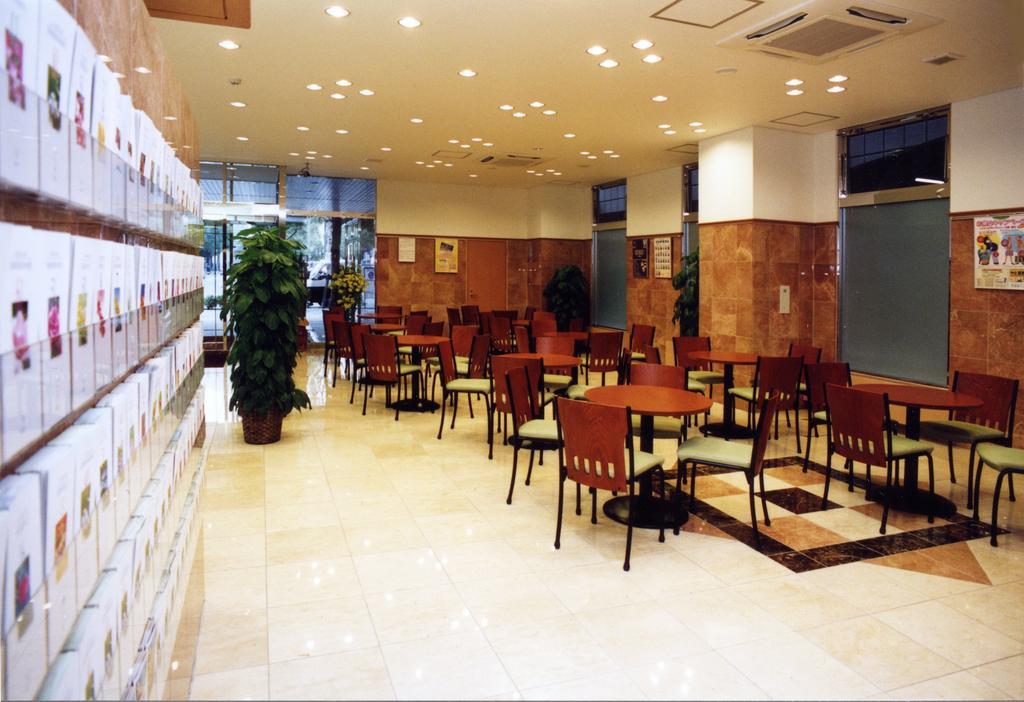 Toyoko Inn Himeji Eki Shinkansen Minami Guchi Exterior foto